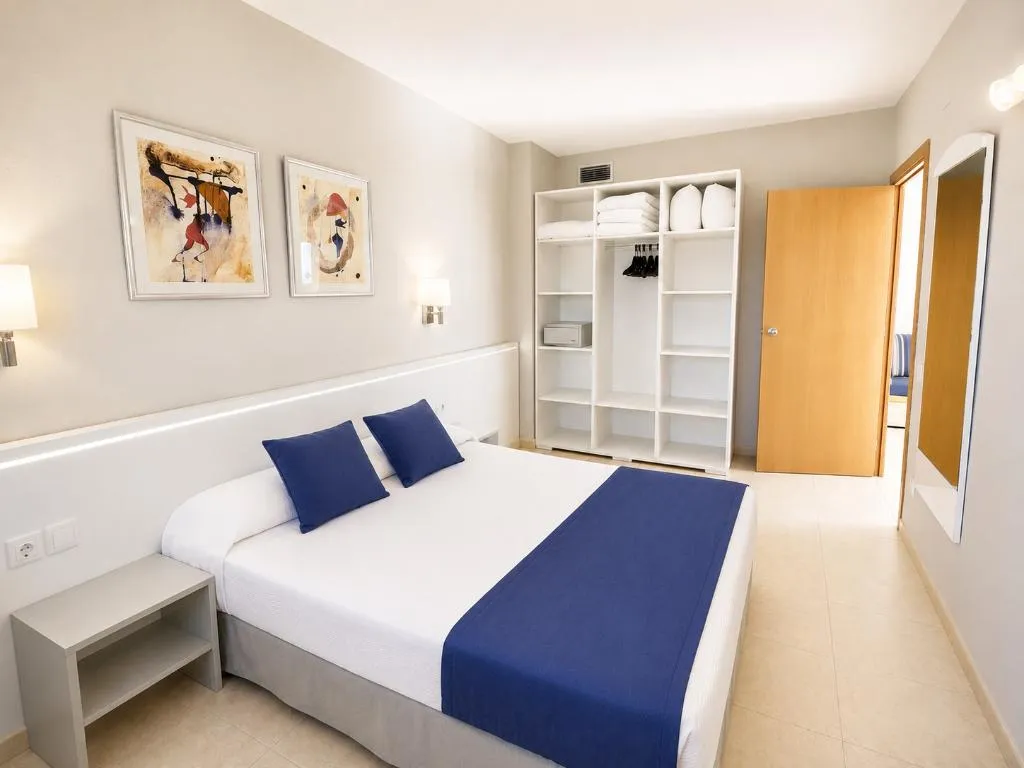 APARTMENT POOL VIEW ONE BEDROOM Room, SunClub Salou, Costa Dorada