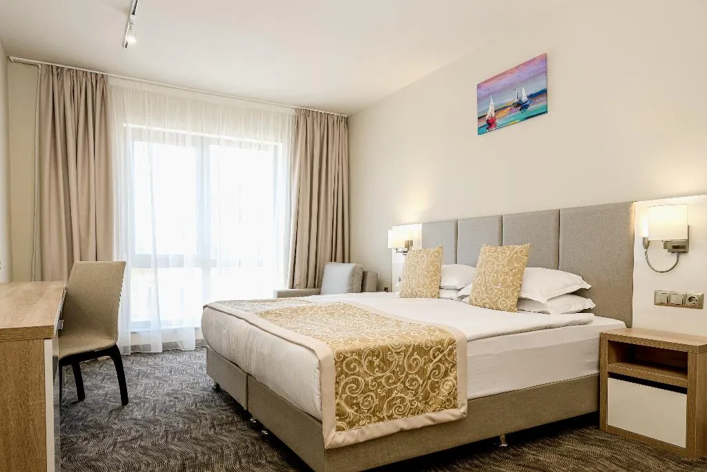 APARTMENT ONE BEDROOM TWO BATHROOMS Room, Laguna Park Sunrise, Bourgas