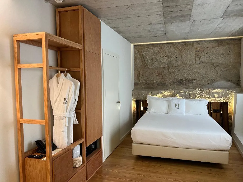 STUDIO ONE BED Room, Porta Nobre Boutique Hotel by Aspasios, Porto