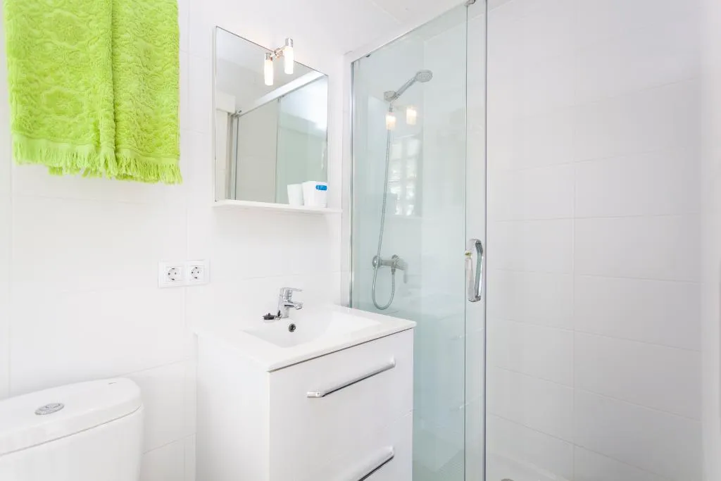 APARTMENT SEA VIEW TWO BEDROOMS Room, Yourhouse Monges, Majorca