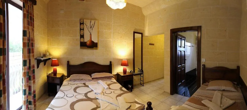Room, Grotto's Paradise B&B, Gozo