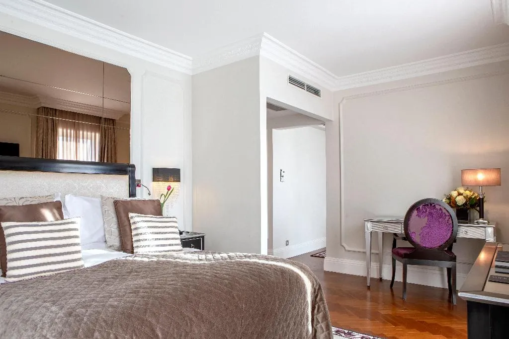 SUITE STANDARD Room, InterContinental Porto Palacio das Cardosas, Porto