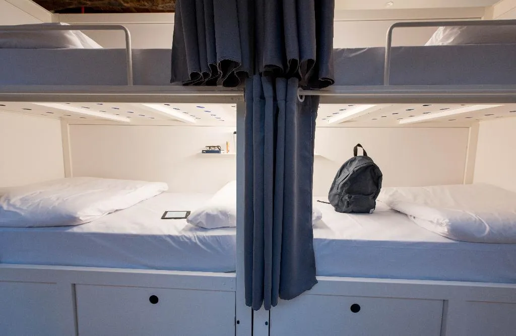 Bed in dormitory FEMALE ROOM CAPACITY 8 Room, Bluesock Hostels Porto, Porto