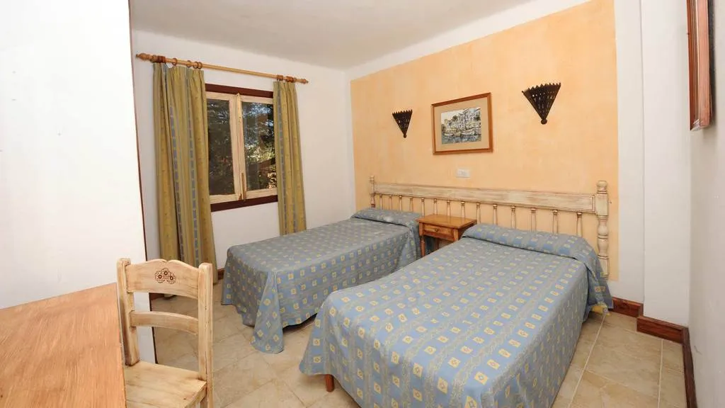 APARTMENT CAPACITY 6 TWO BEDROOMS Room, Playa Ferrera, Majorca