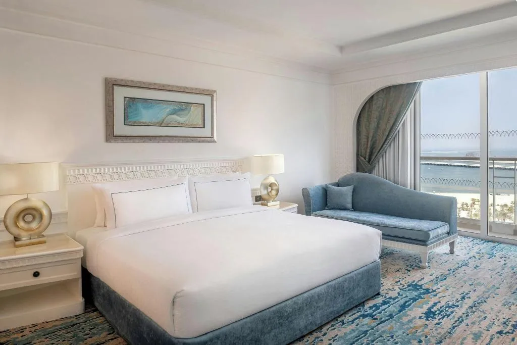 Room CLUB WITH VIEWS Room, Habtoor Grand Resort, Autograph Collection, Dubai