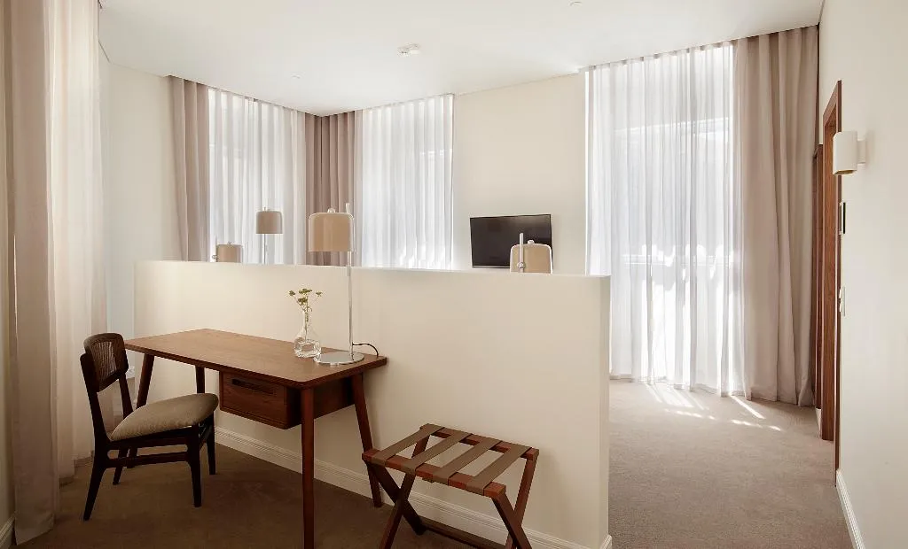 JUNIOR SUITE STANDARD Room, Corpo Santo Lisbon Historical Hotel, Lisbon