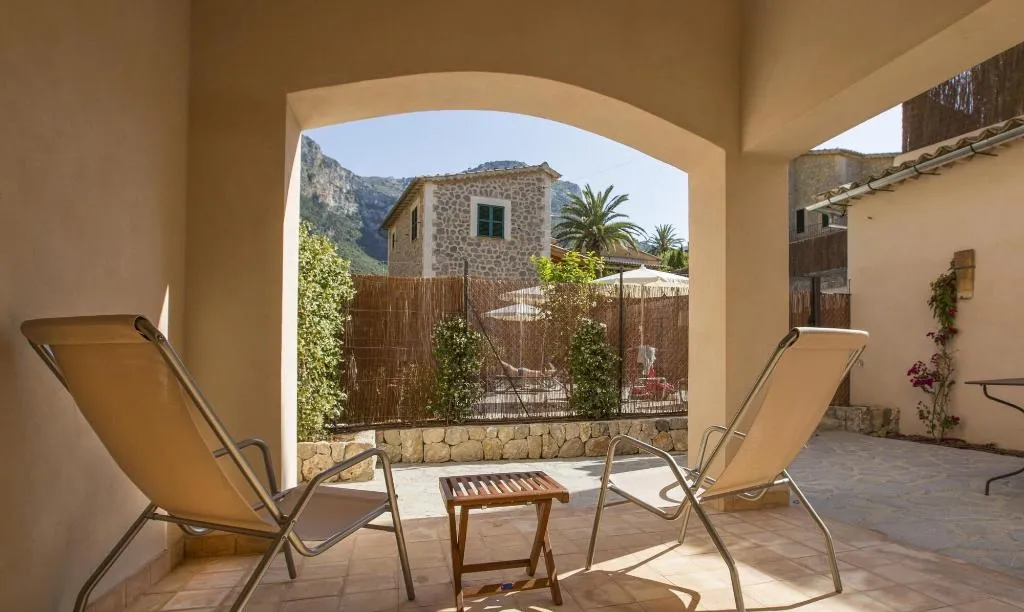 Room, D'Es Puig, Majorca