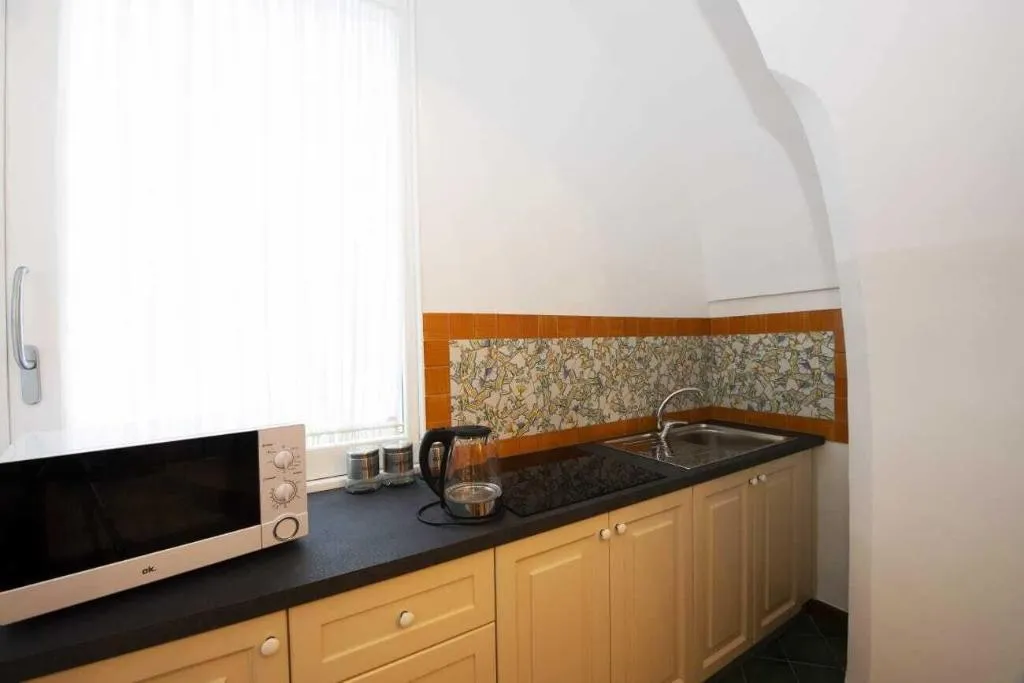 Room, Residenza Del Duca, Naples