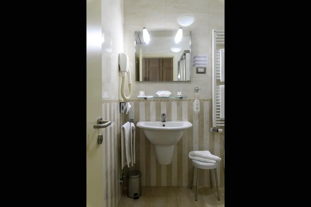 SINGLE STANDARD Room, Domus Australia, Rome
