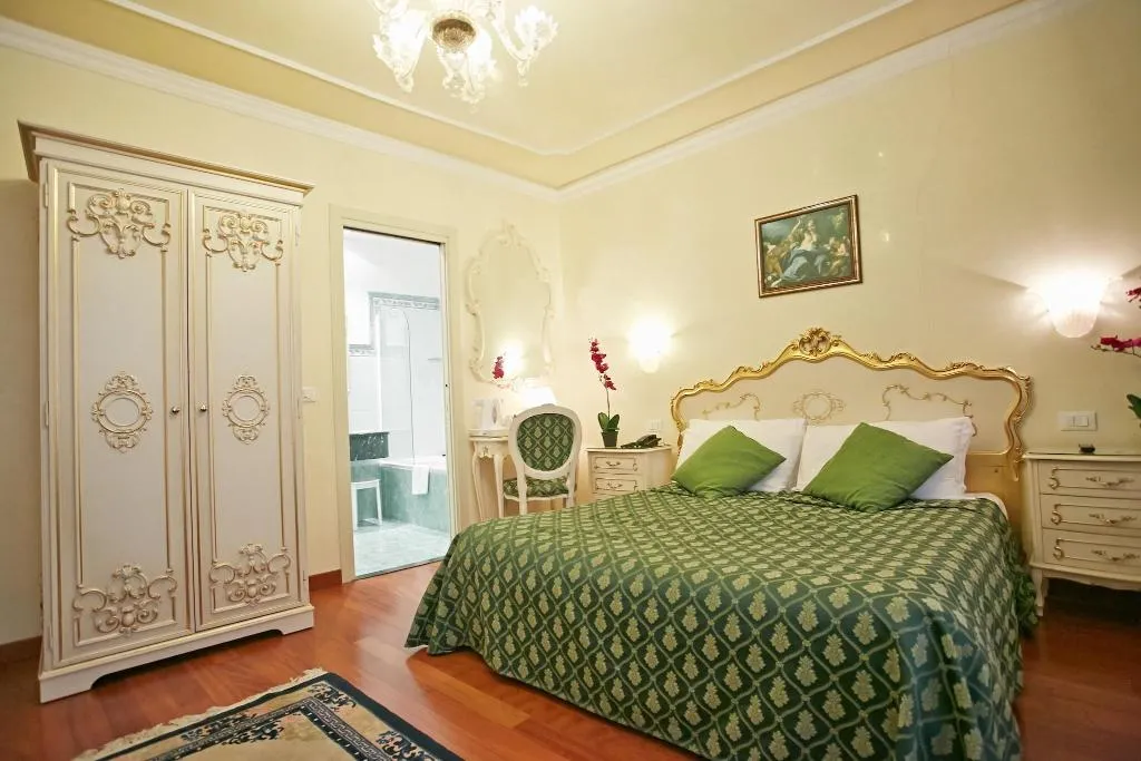 DOUBLE SUPERIOR Room, Hotel San Luca, Venice