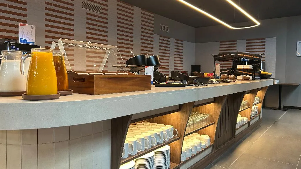 Restaurant, Holiday Inn Express Lisbon Principe Real, by IHG, Lisbon