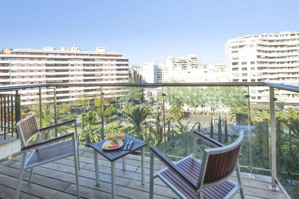 TWIN CITY VIEW Room, HM Jaime III, Majorca