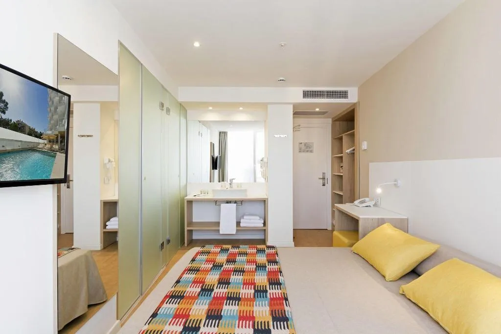 DOUBLE STANDARD Room, HSM Son Verí, Majorca