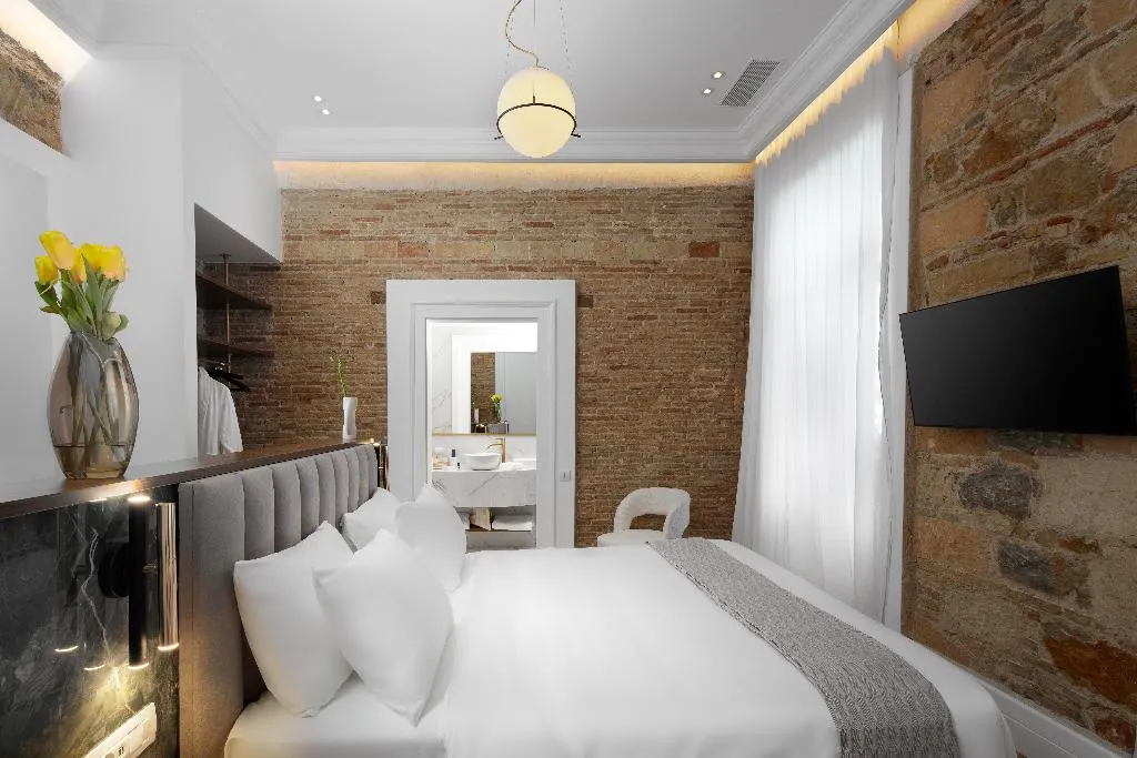 SUITE WITH JACUZZI Room, La Divina, Athens