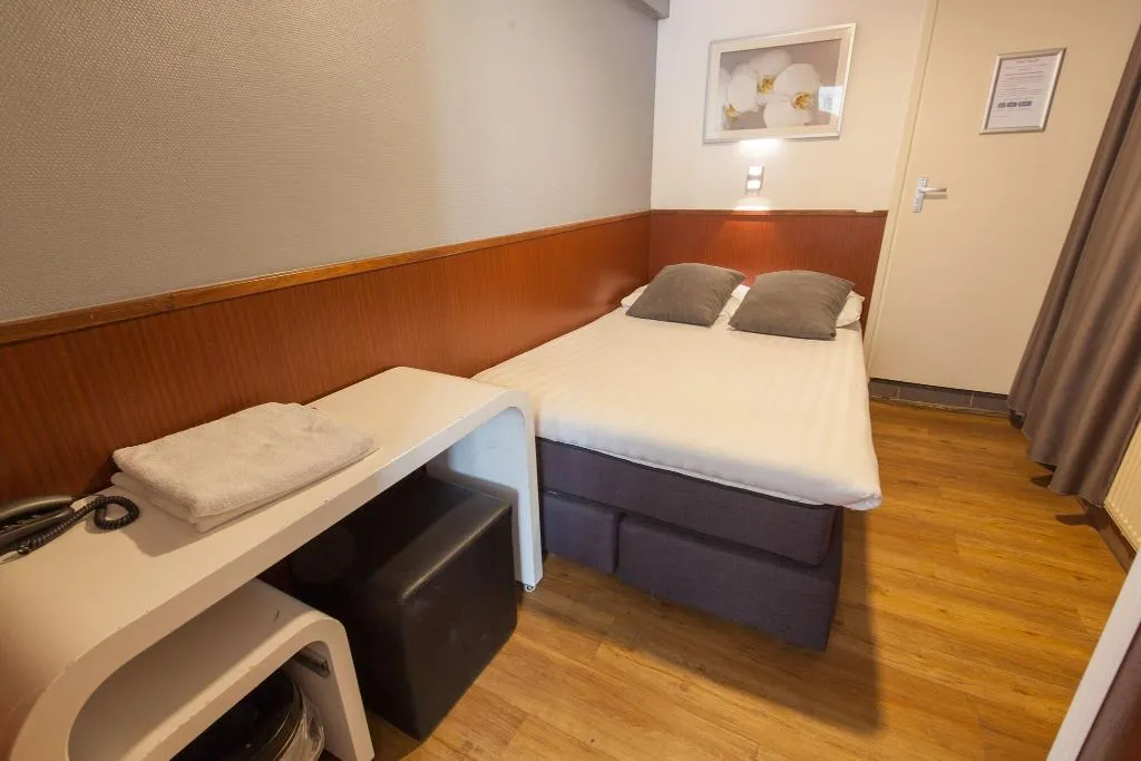 DOUBLE STANDARD Room, Travel, Amsterdam