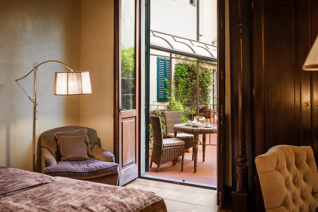 DOUBLE SINGLE USE CLASSIC GARDEN VIEW Room, Grand Hotel Baglioni, Florence