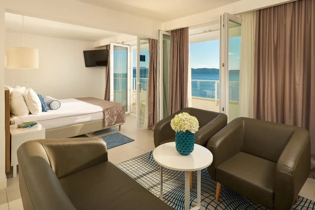 JUNIOR SUITE SEA VIEW Room, TUI Blue Adriatic Beach, Split