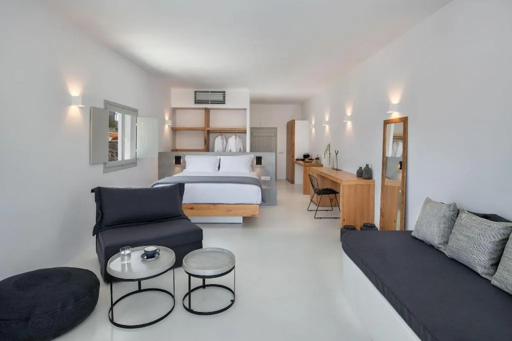 Room, June Twenty Suites, Santorini