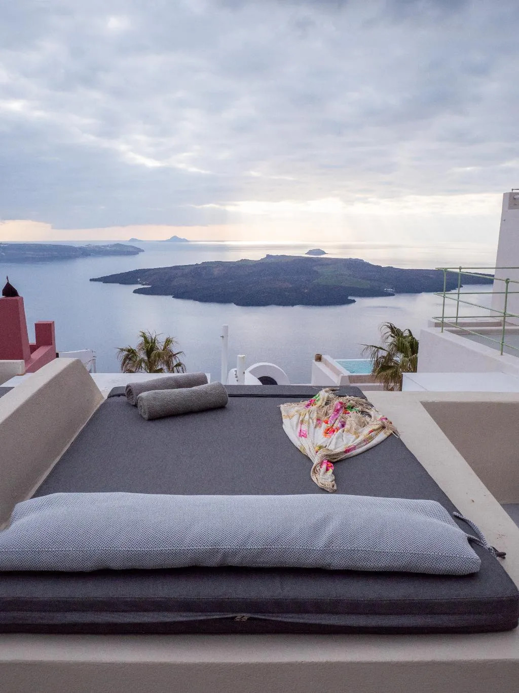 SUITE WITH JACUZZI Room, Caldera Cliff Illusion Suites, Santorini