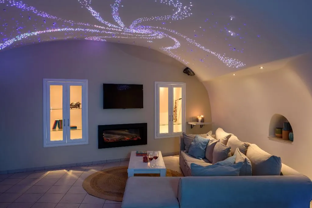 VILLA WITH JACUZZI Room, Suite Home Santorini, Santorini