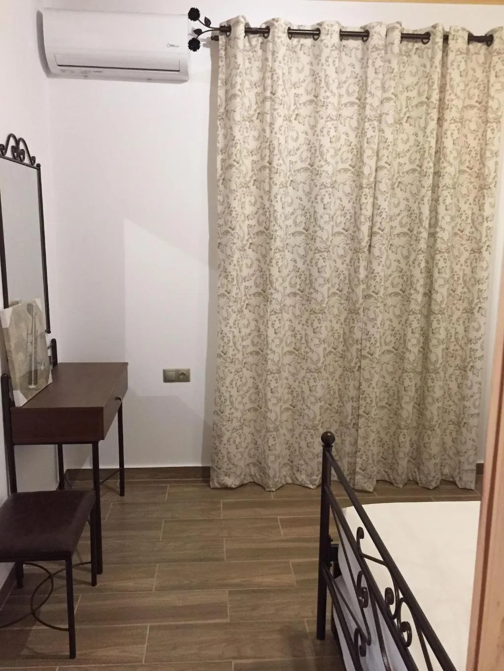 Room, Anastasia Studios, Rhodes