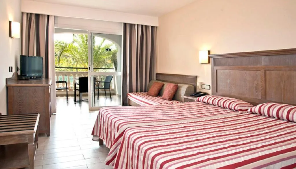 Double or Twin WITH BALCONY Room, Beach Club Font de Sa Cala, Majorca