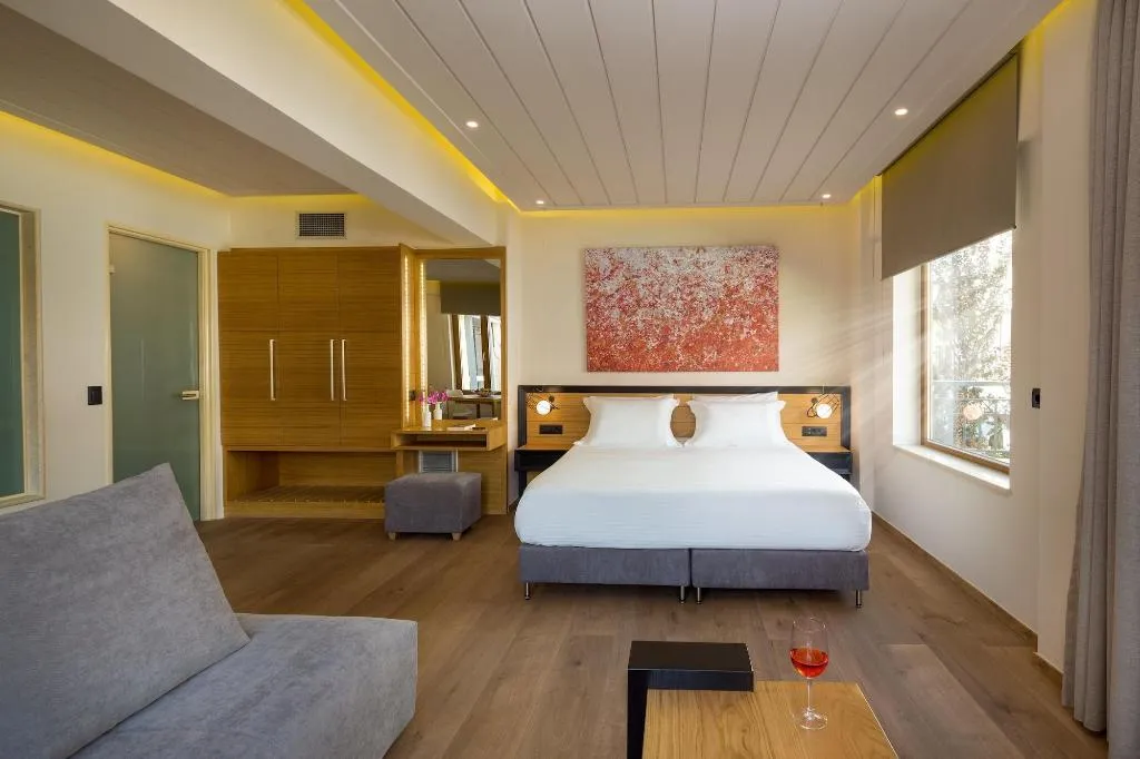 Room, Querini Luxury Suites, Crete