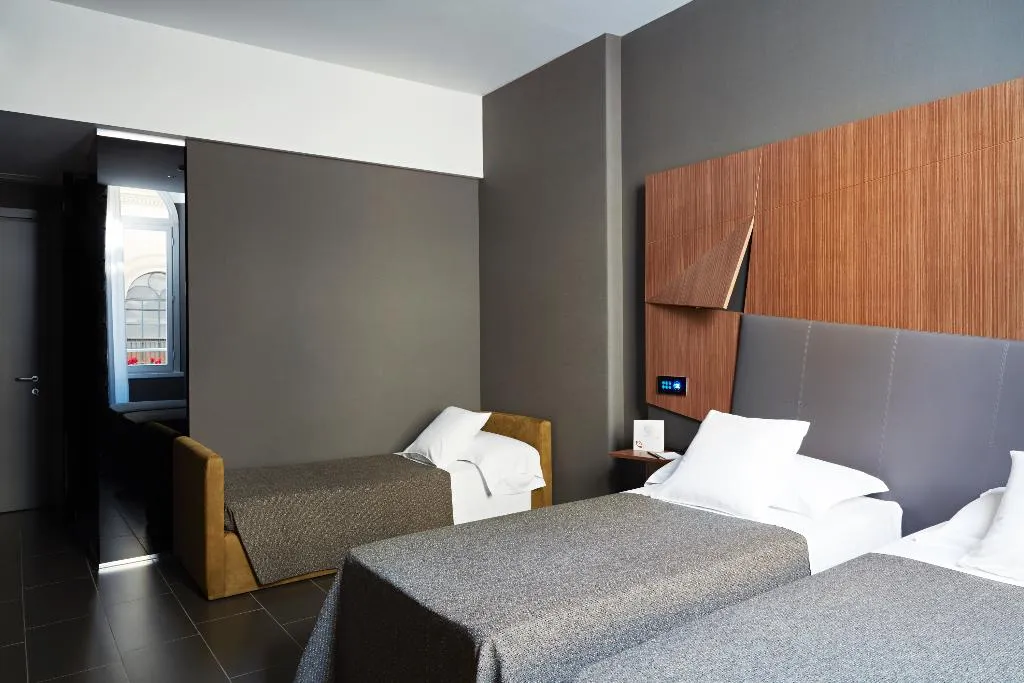TRIPLE STANDARD Room, The Building, Rome