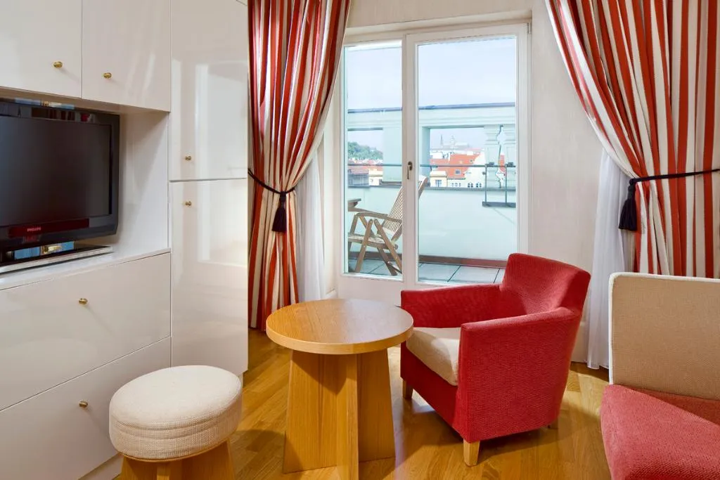 JUNIOR SUITE STANDARD Room, Mamaison Hotel Riverside Prague, Prague