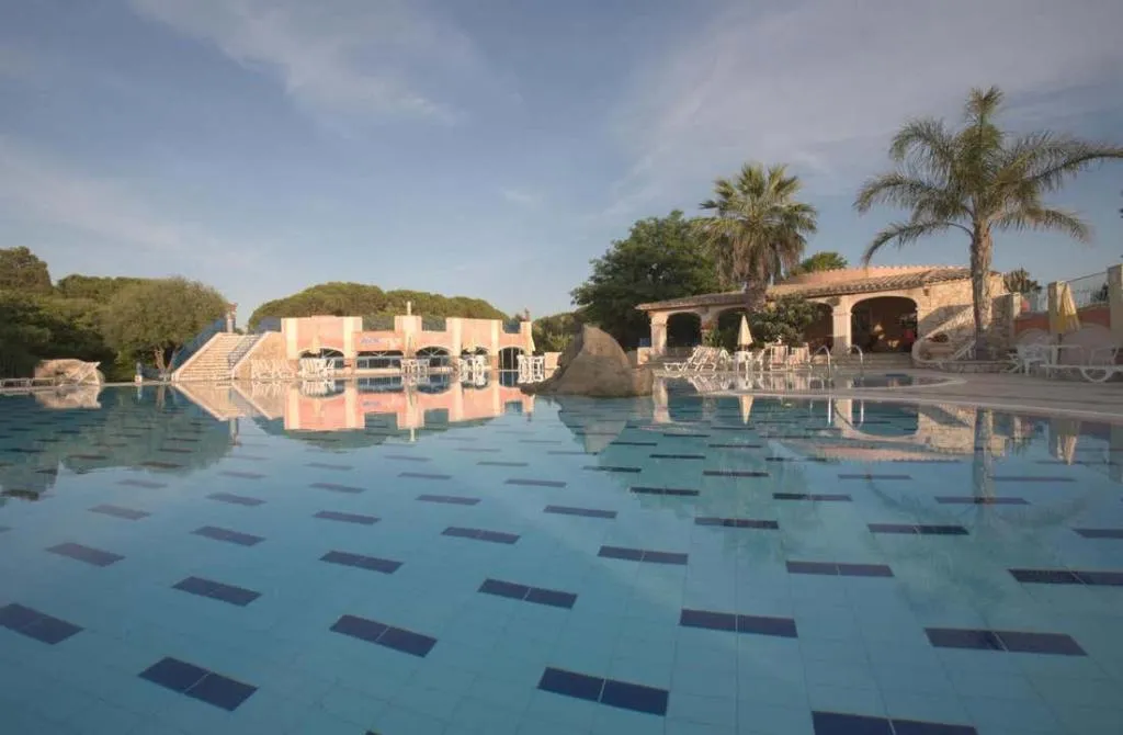 Pool, Amarestyle Club Colostrai, Cagliari