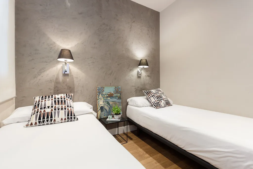 APARTMENT CAPACITY 5 Room, AinB Eixample-Miro Apartments, Barcelona