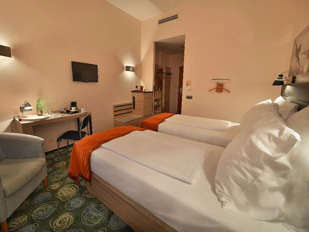 Double or Twin SUPERIOR Room, Ramada Airport Prague, Prague