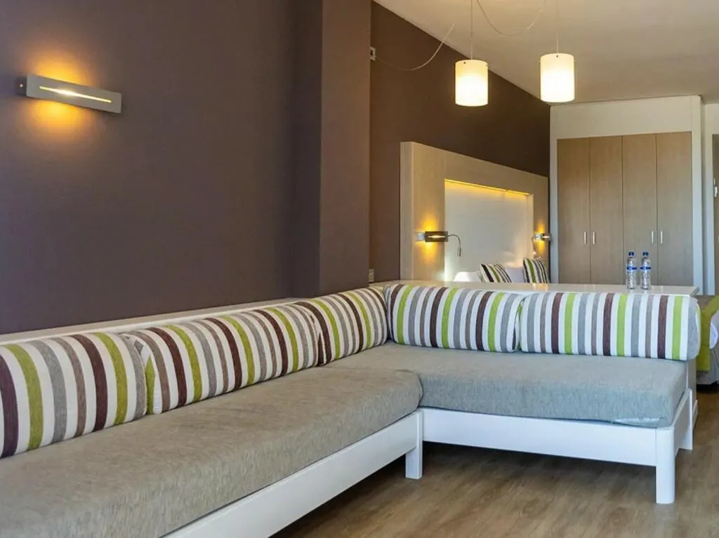 QUADRUPLE STANDARD Room, Caprice Sa Coma Park, Majorca