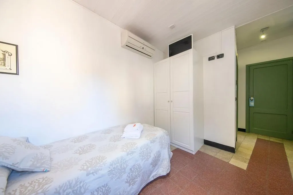 SINGLE STANDARD Room, Palazzo Villelmi, Palermo