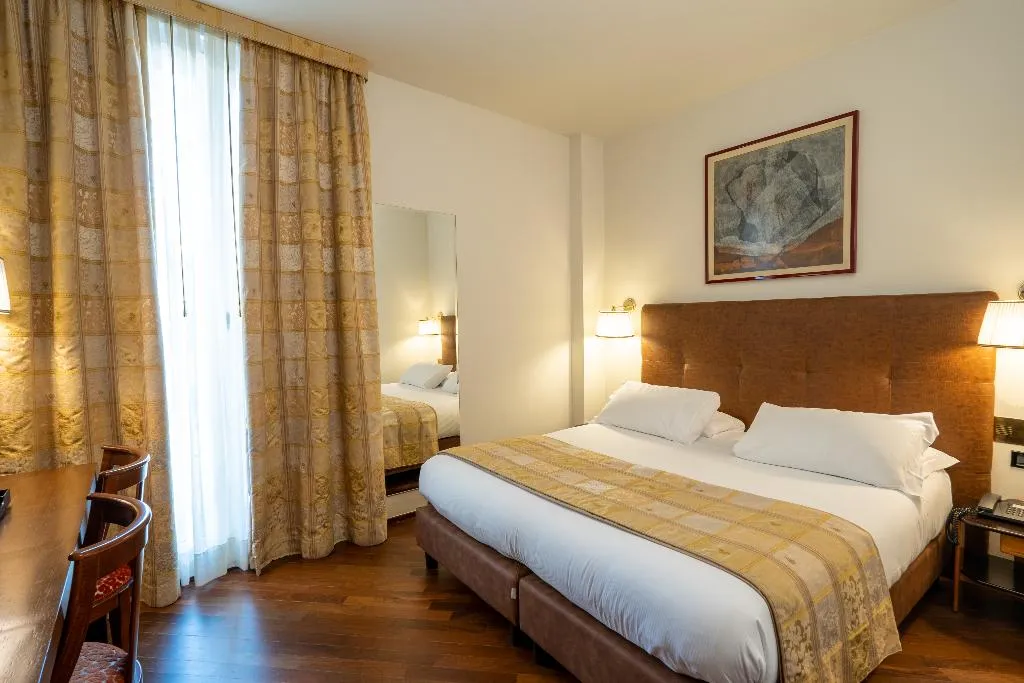 Room, Regina, Milan