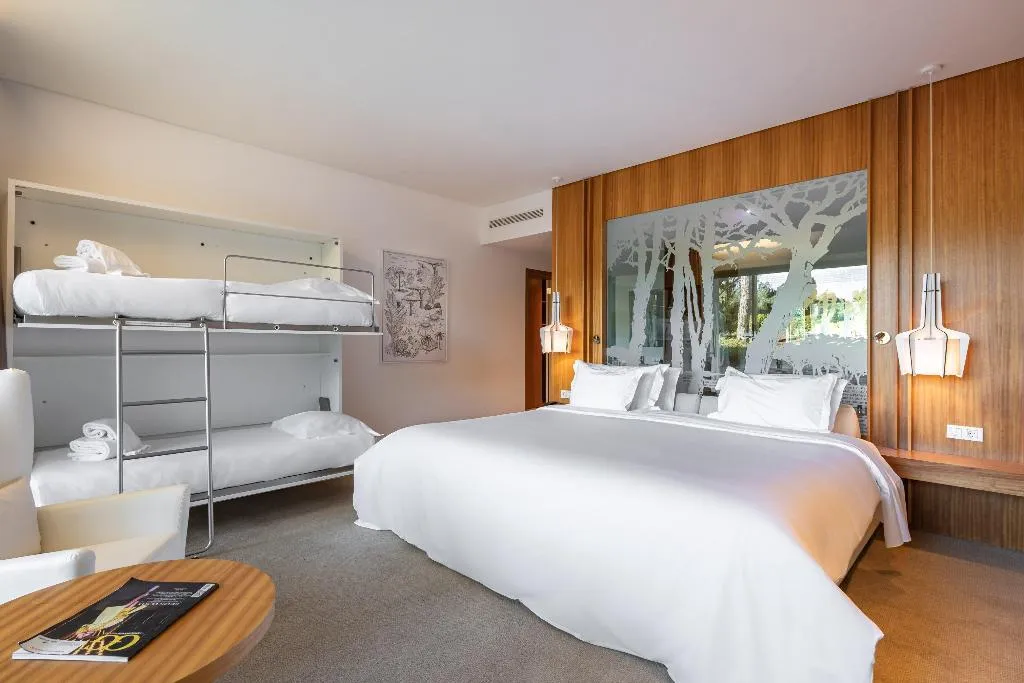 FAMILY ROOM KING SIZE BED Room, Onyria Marinha Cascais, Vignette Collection, Lisbon