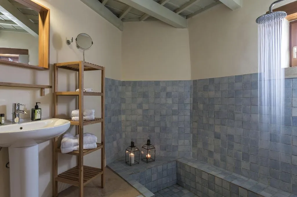 Room, Kapsaliana Village Hotel, Crete