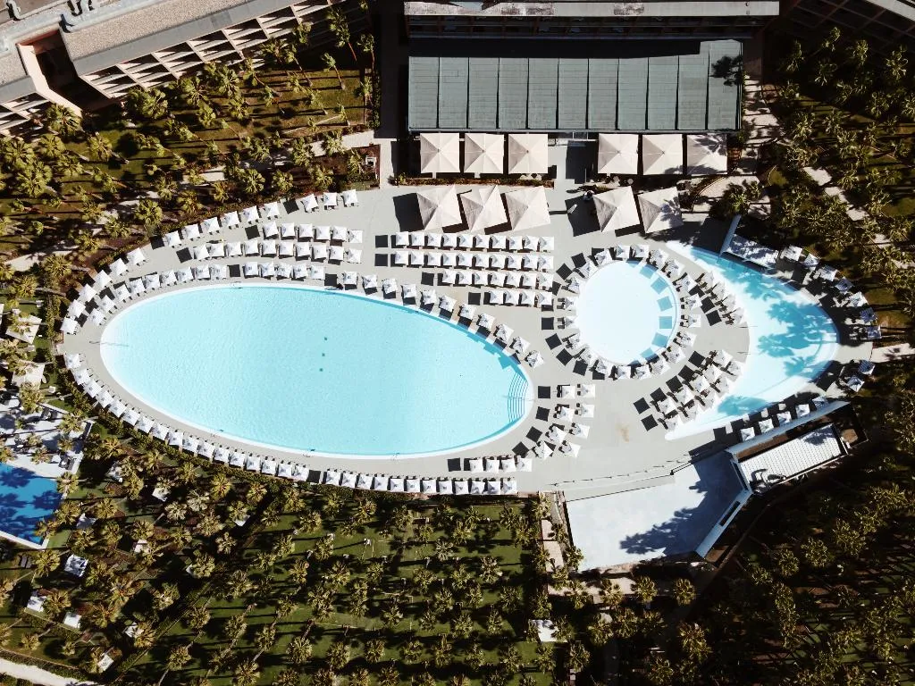 Pool, Wine & Books by the sea - Algarve Resort, Algarve