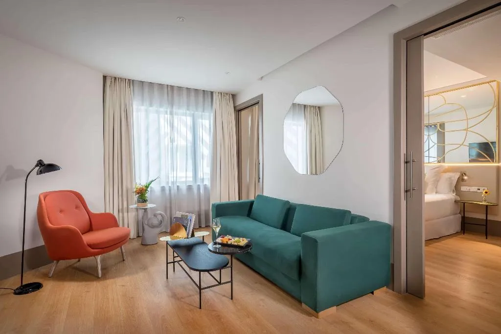 SUITE STANDARD Room, Barceló Torre de Madrid, Madrid