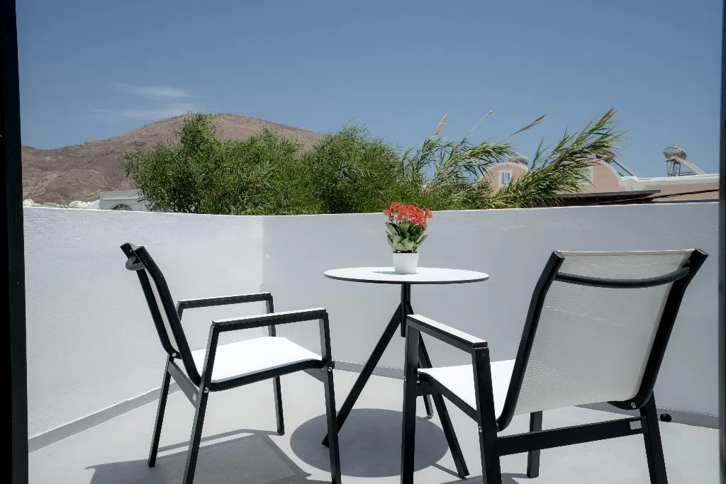 DOUBLE COMFORT Room, Divelia, Santorini