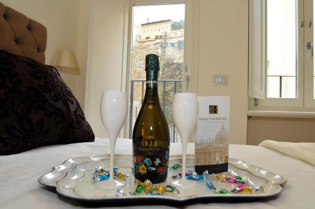 Room, Magia A Trilussa, Rome