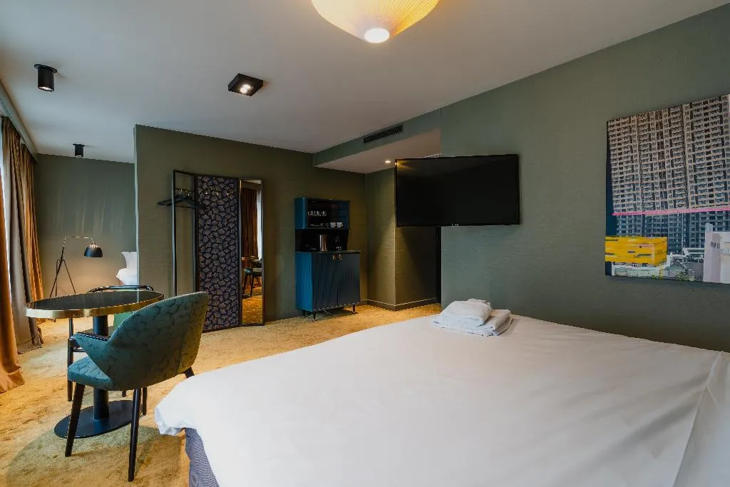 TRIPLE STANDARD Room, Hotel MAI Amsterdam, Amsterdam