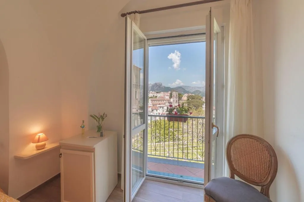 Room, Mimì B&B, Naples