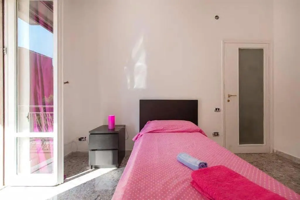 Room, Bed And Breakfast Alexander, Naples