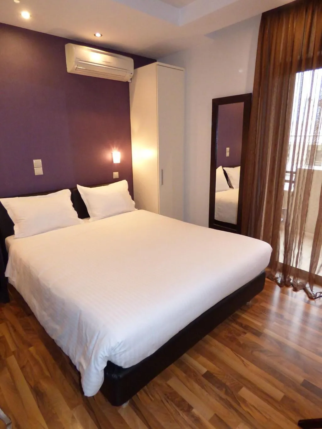 Room, Athens Habitat, Athens
