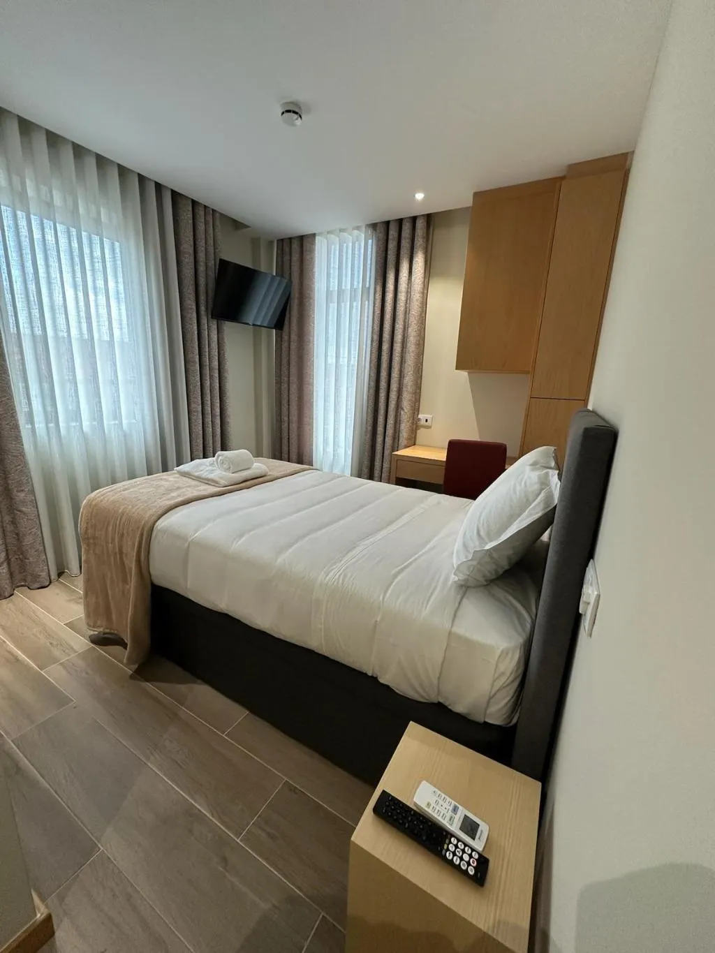 SINGLE STANDARD Room, Oporto Station Hostel & Rooms, Porto