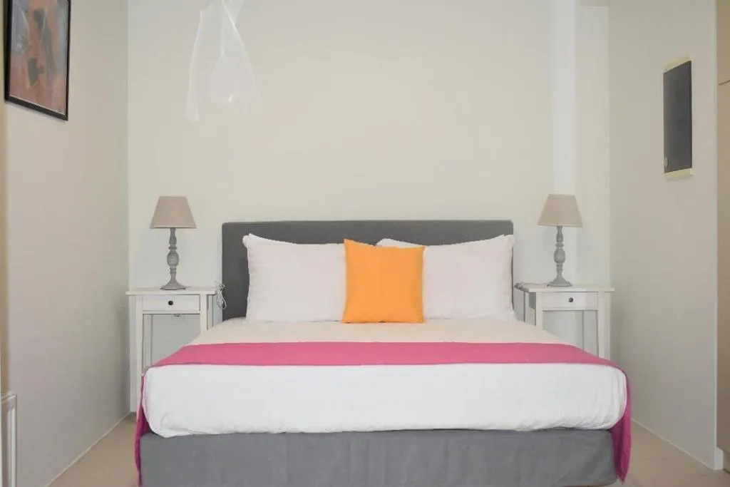 Room, Vivian Art Apartments, Crete