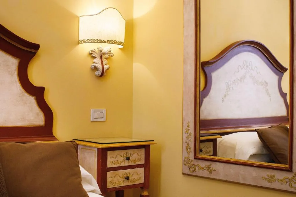 DOUBLE CLASSIC Room, Hotel Palazzo Guardati, Naples