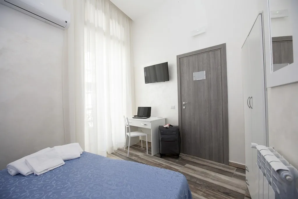 DOUBLE SINGLE USE STANDARD Room, Napoli Garibaldi Square, Naples