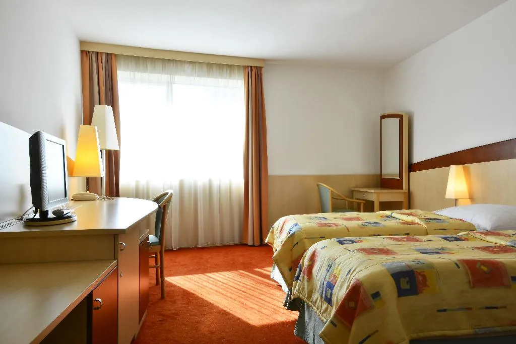 Double or Twin STANDARD Room, Olympik Artemis, Prague